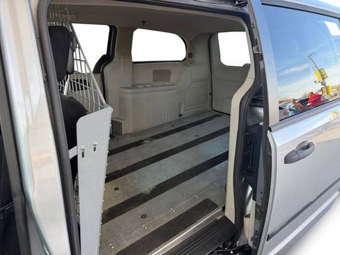 Used 2015 RAM C/V Tradesman w/ UConnect Hands-Free Group FWD image 9