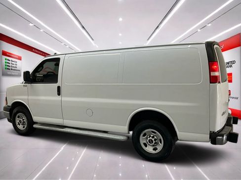 Used 2020 GMC Savana 2500 w/ Driver Convenience Package RWD image 3