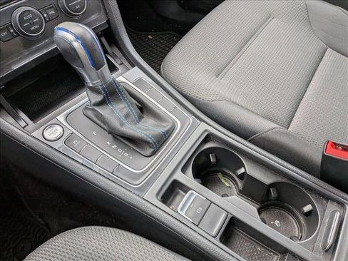 Used 2019 Volkswagen e-Golf SE w/ Driver Assistance Package image 11