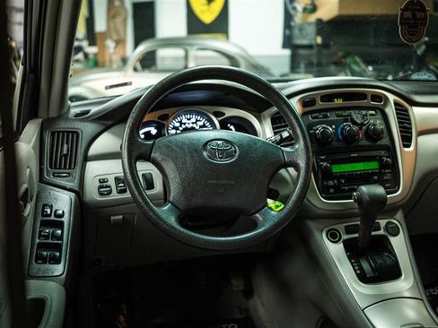 Used 2006 Toyota Highlander 4WD Hybrid image 16