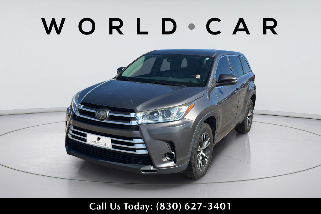 Used 2017 Toyota Highlander LE FWD image 8