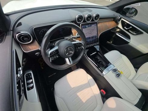 Used 2023 Mercedes-Benz GLC 300 4MATIC image 9