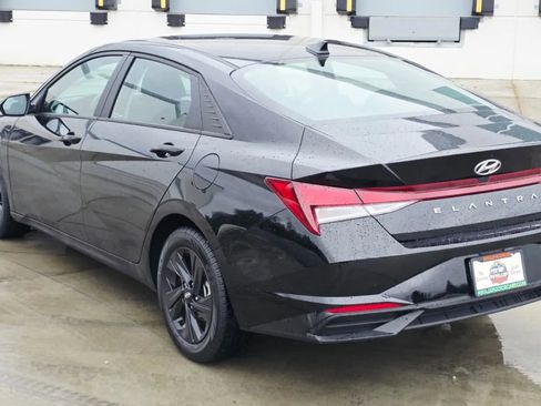 Used 2023 Hyundai Elantra SEL w/ Cargo Package image 3