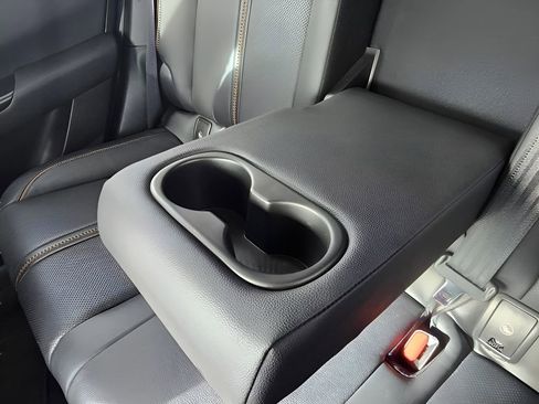 Used 2025 MAZDA CX-50 AWD 2.5 Hybrid w/ Premium Pkg image 30