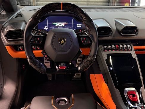 Used 2022 Lamborghini Huracan EVO RWD image 14