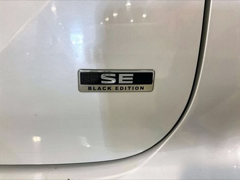 Used 2024 Mitsubishi Outlander SE AWD/4WD image 30