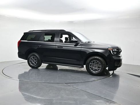 Certified 2025 Ford Expedition Active RWD image 3