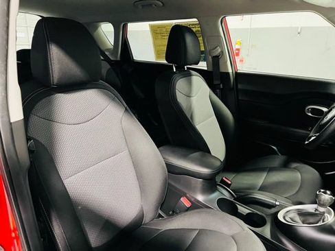 Used 2019 Kia Soul + FWD image 31