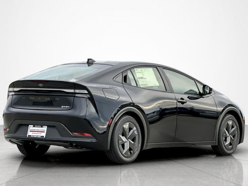 New 2026 Toyota Prius Plug-In Hybrid image 5