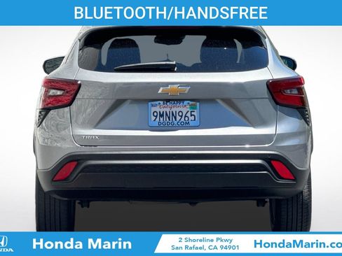 Used 2024 Chevrolet Trax LS w/ LS Convenience Package FWD image 6