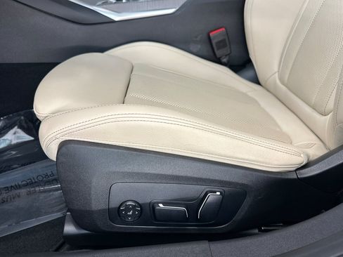 Used 2026 BMW 330i Sedan w/ Premium Package RWD image 14