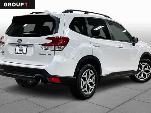 Used 2023 Subaru Forester Premium image 13