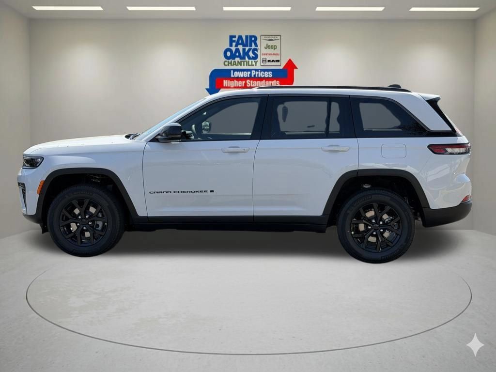New 2026 Jeep Grand Cherokee Altitude AWD/4WD image 9