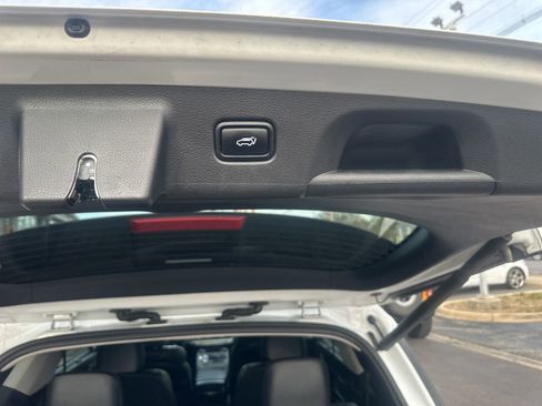 Used 2022 Hyundai Palisade SEL w/ Premium Package image 17