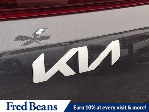 New 2026 Kia Carnival EX FWD image 23