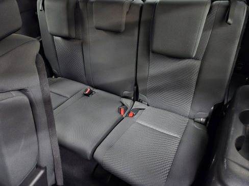 Used 2019 Toyota Highlander LE image 10