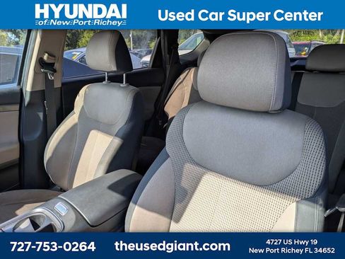 Used 2022 Hyundai Santa Fe SEL FWD image 3