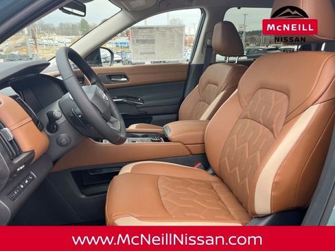 New 2026 Nissan Pathfinder Platinum image 15