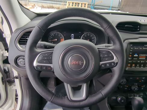 Used 2023 Jeep Renegade Limited image 29