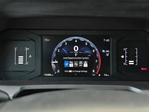 Used 2025 Toyota Tacoma SR5 AWD/4WD image 30