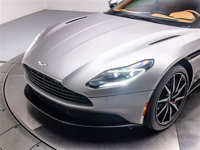 Used 2021 Aston Martin DB11 Coupe RWD image 15
