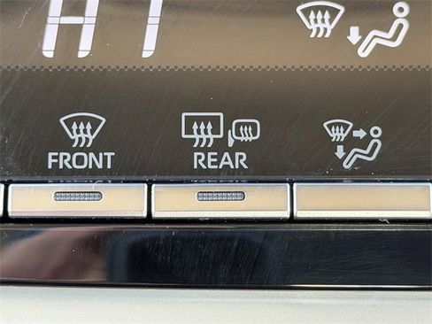 Used 2025 Toyota Corolla LE image 36