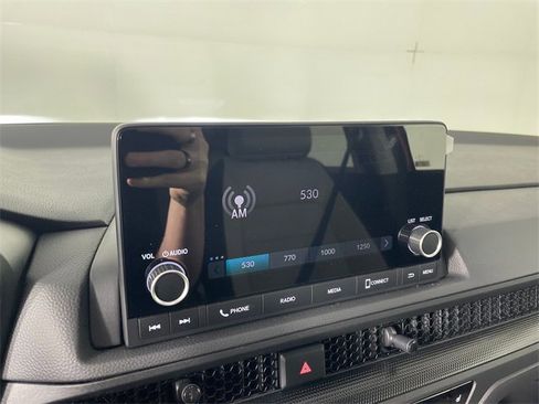 Used 2025 Honda CR-V EX image 7