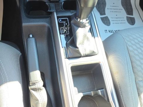 Certified 2020 Toyota Tacoma SR5 AWD/4WD image 21