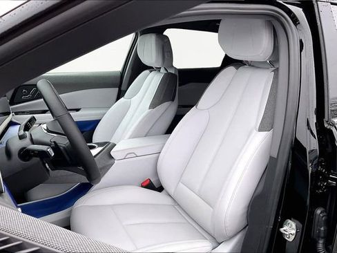 New 2026 Cadillac Optiq Sport 1 image 10