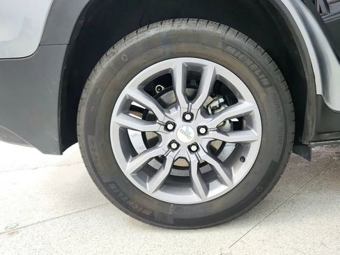 Used 2023 GMC Terrain SLT image 13