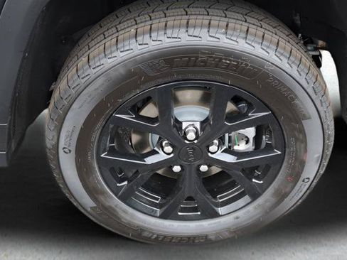 New 2026 Jeep Grand Cherokee Altitude AWD/4WD image 25