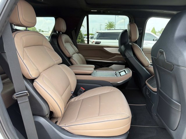 New 2027 Lincoln Navigator Black Label AWD/4WD image 20