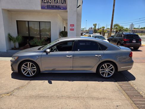 Used 2018 Volkswagen Passat 2.0T S FWD image 2