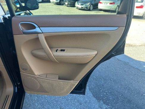 Used 2009 Porsche Cayenne image 33