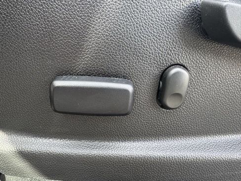 Used 2022 Chevrolet Colorado Z71 image 13