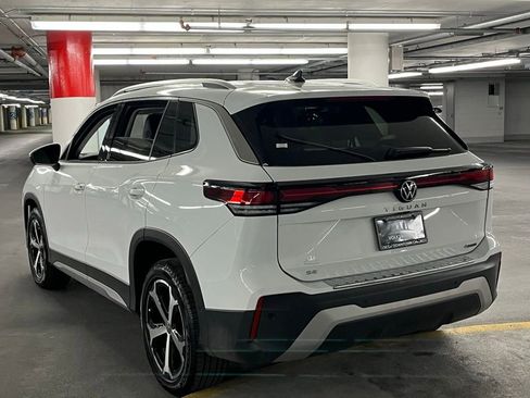 New 2025 Volkswagen Tiguan SE image 5