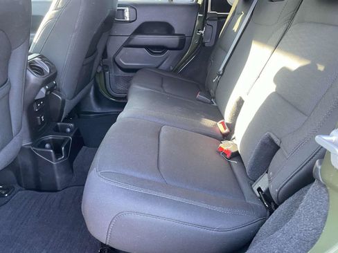 Used 2021 Jeep Wrangler Unlimited Sahara image 12