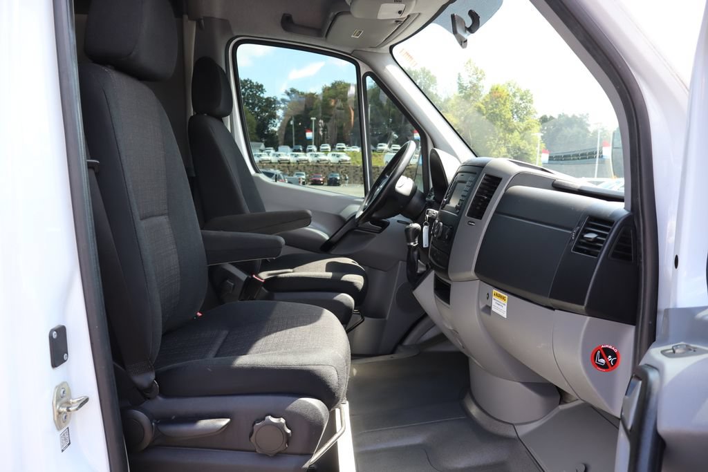 Used 2015 Mercedes-Benz Sprinter 2500 image 18