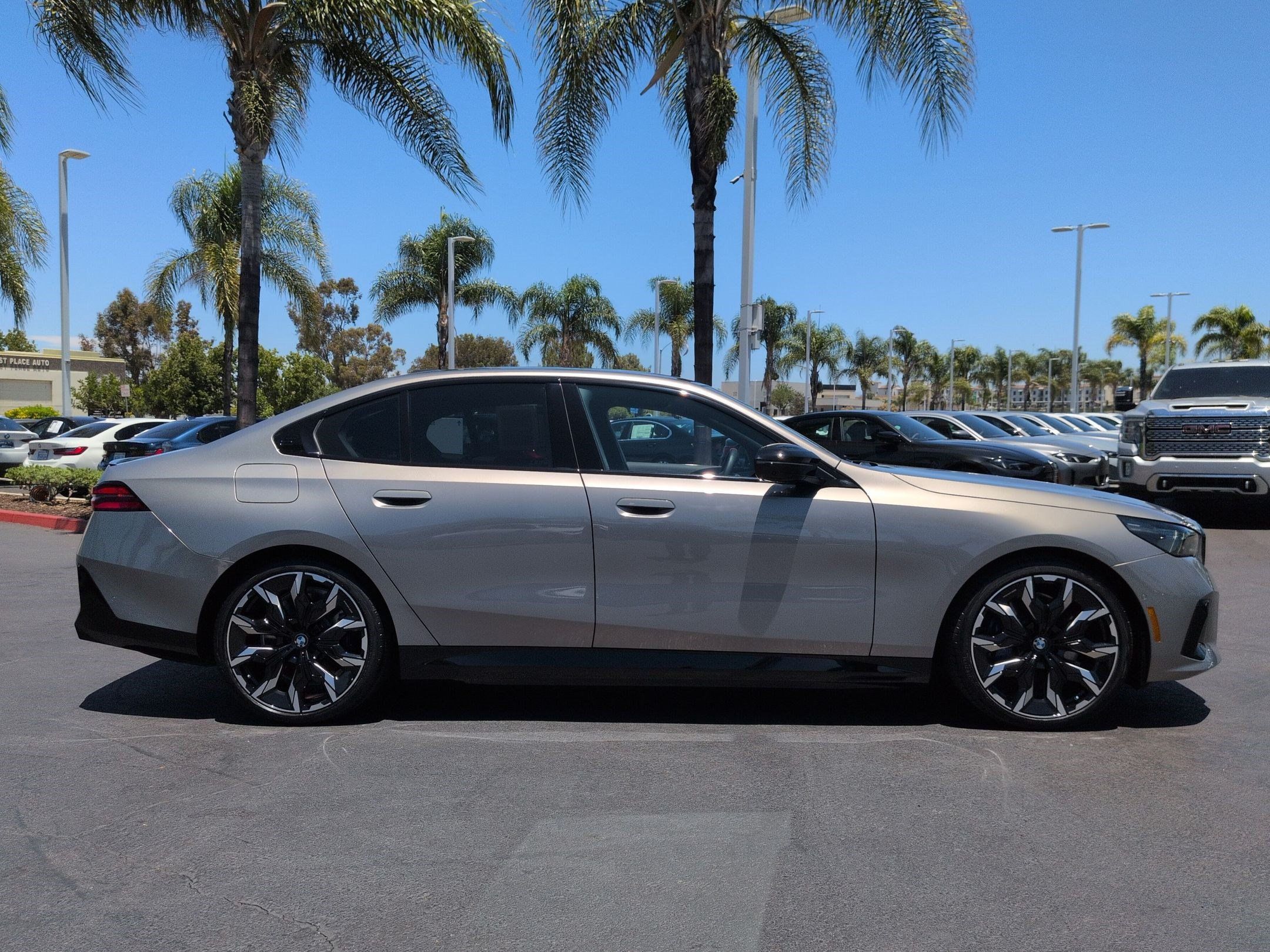 Used 2025 BMW i5 M60 w/ Premium Package AWD/4WD image 11