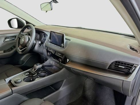 Used 2021 Nissan Rogue SV image 25