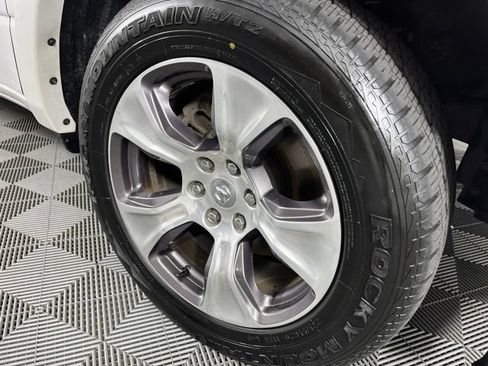 Used 2021 RAM 1500 Laramie AWD/4WD image 15