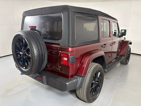 Used 2022 Jeep Wrangler Unlimited Sahara image 8