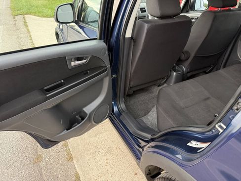 Used 2011 Suzuki SX4 AWD Hatchback image 14