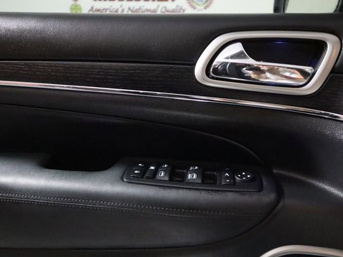 Used 2017 Jeep Grand Cherokee Summit image 30