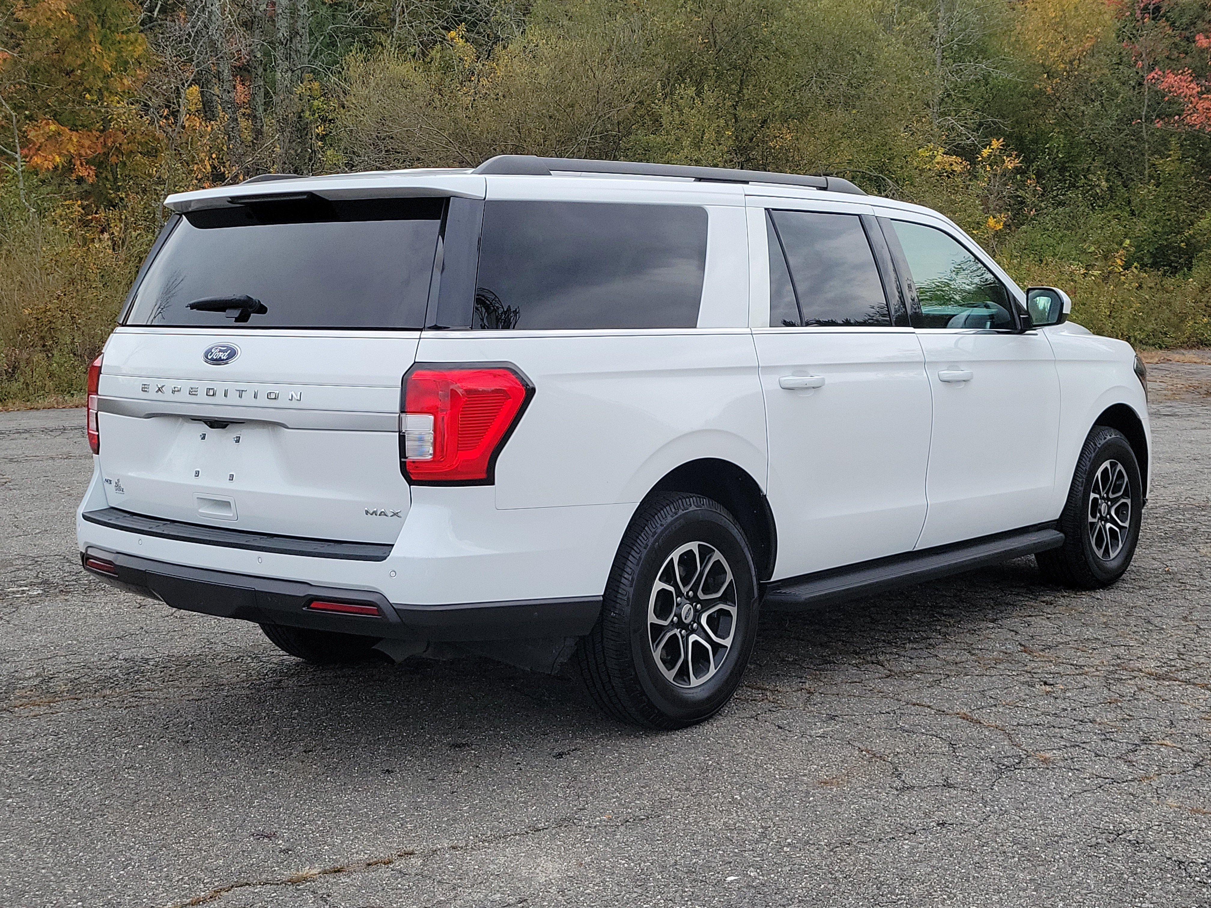Used 2024 Ford Expedition Max XLT AWD/4WD image 5
