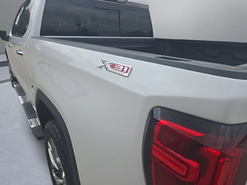 Used 2024 GMC Sierra 1500 SLT w/ SLT Premium Plus Package AWD/4WD image 38