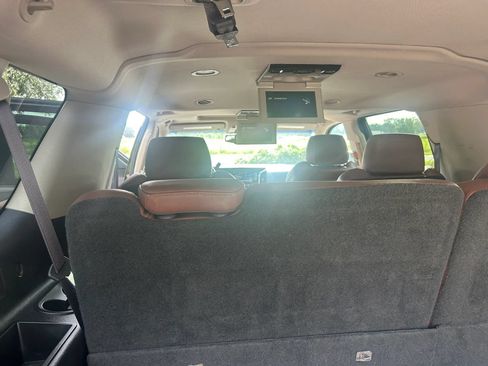 Used 2015 Cadillac Escalade ESV Luxury AWD/4WD image 12