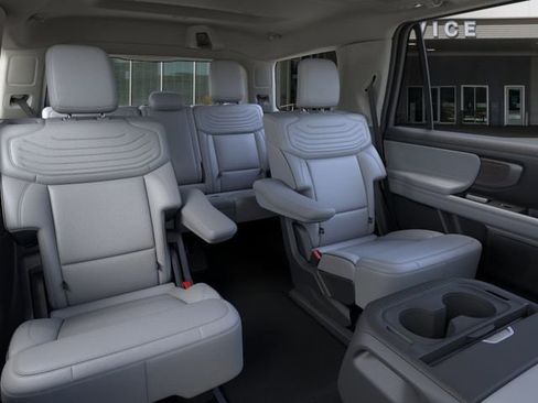 New 2026 Ford Expedition Platinum w/ Platinum Ultimate Package AWD/4WD image 11
