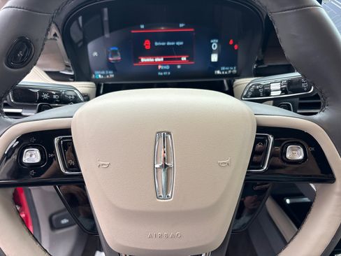 Certified 2023 Lincoln Corsair Reserve AWD/4WD image 16