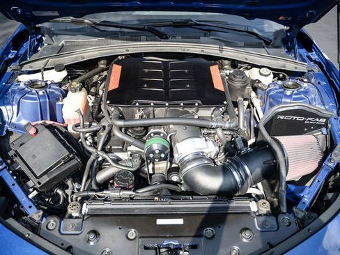 Used 2021 Chevrolet Camaro ZL1 RWD image 16